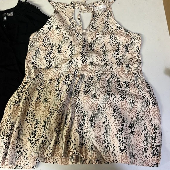 Assorted XS Tops (5) - Picture 10 of 11